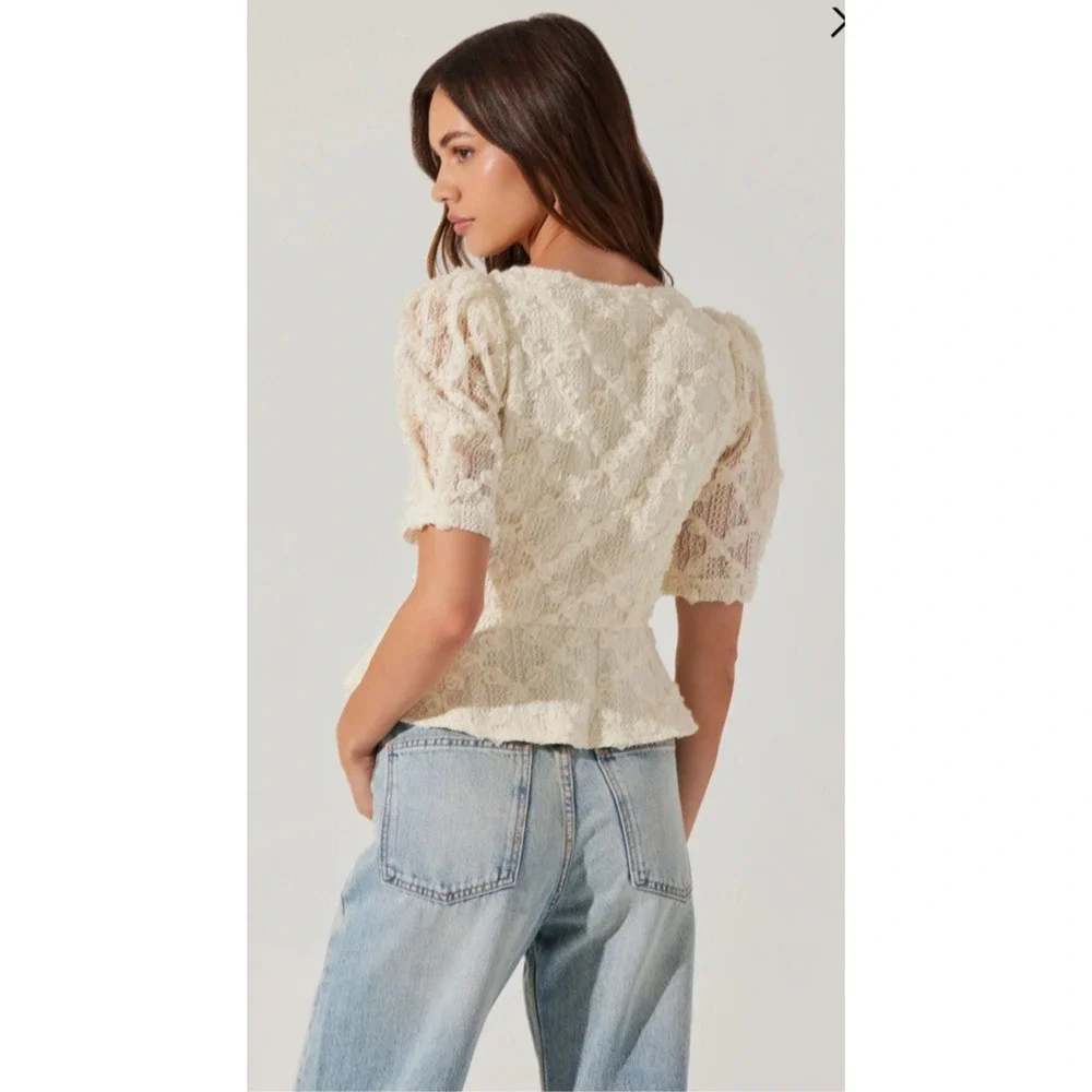 ASTR the Label Cherian Floral Appliqué Lace Top peplum Cream Fairy coquette Sz-S